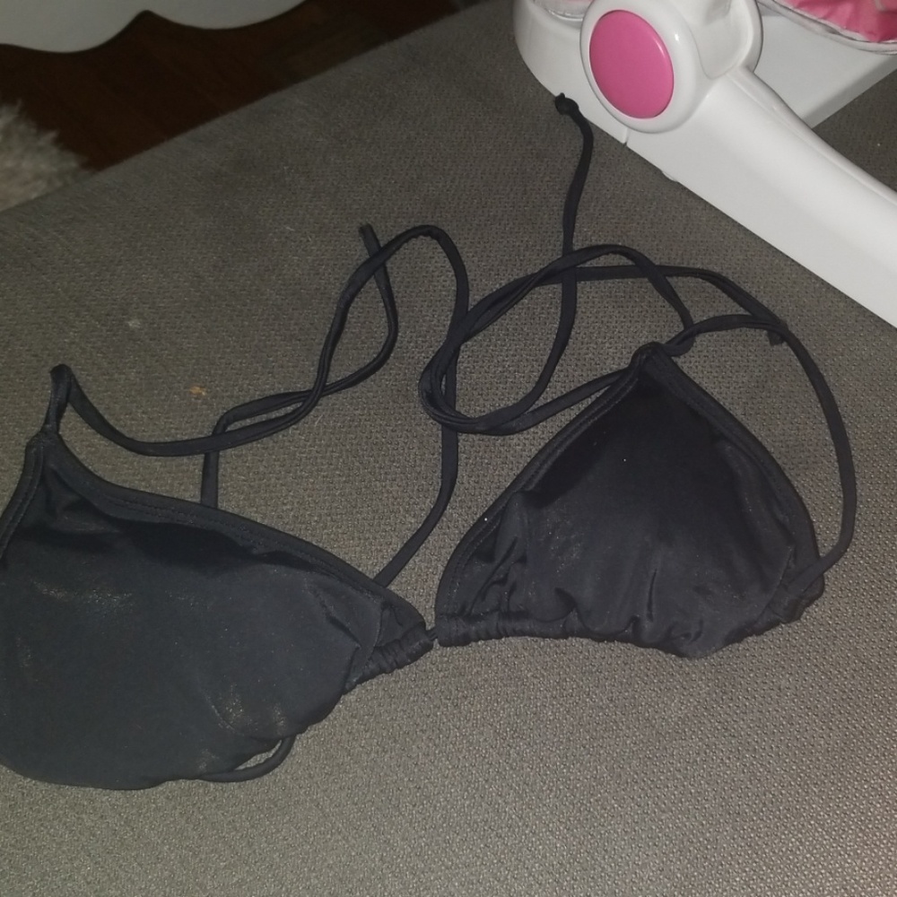 Black bikini top